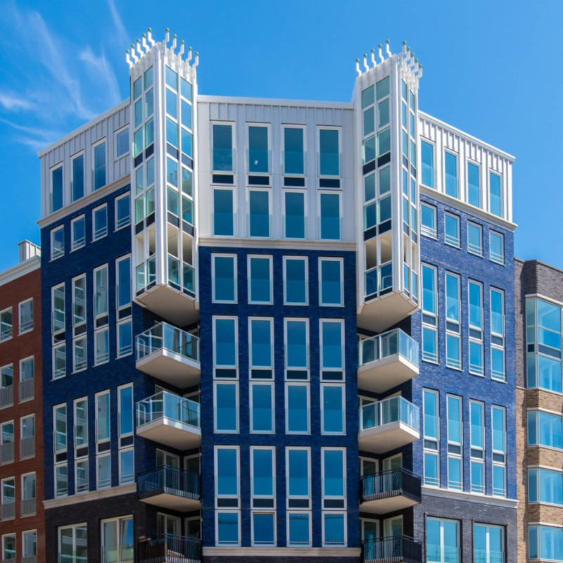 In 2015 is Wouters begonnen met de afbouw van 748 woningen voor het project Holland Park. Na 2,5 jaar zijn wij trots om te melden dat alle vloeren- stukadoorswerkzaamheden klaar zijn.